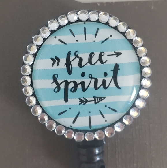 Free Spirit Retractable Arrow Bling Rhinstone Embellished ID Badge Reel NWT - Picture 3 of 9